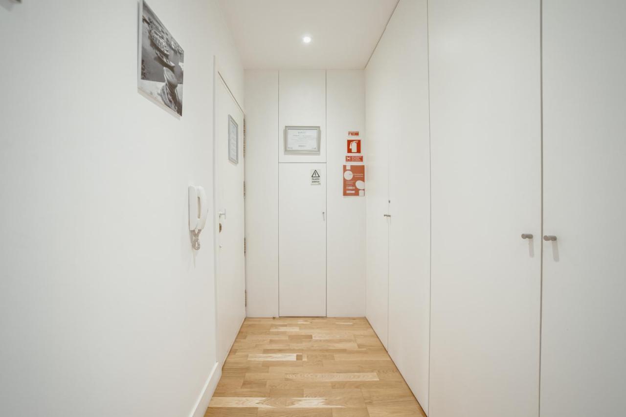 Downtown Stylish Apartment With Garage By Vacationy 포르투 외부 사진