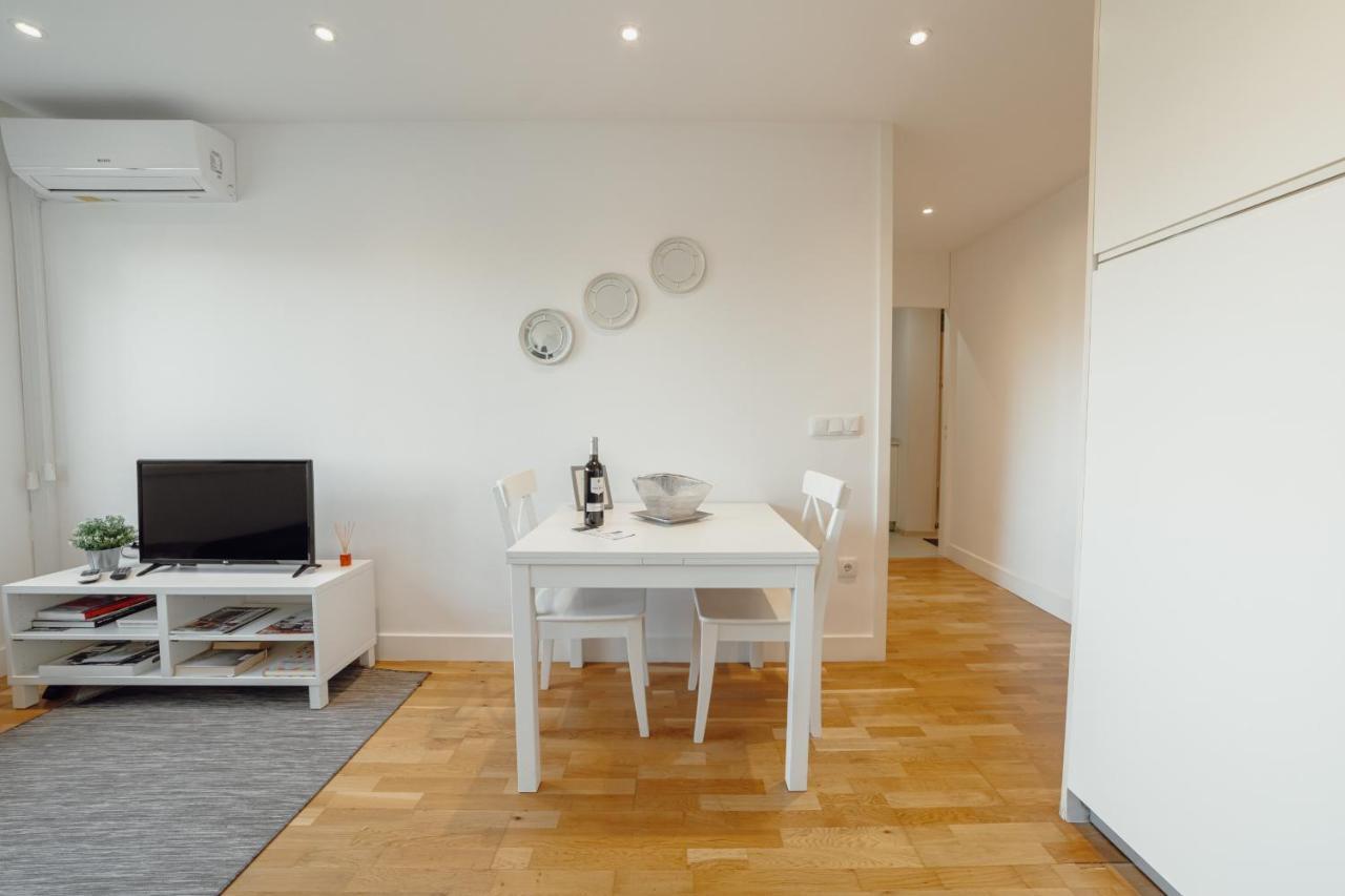Downtown Stylish Apartment With Garage By Vacationy 포르투 외부 사진